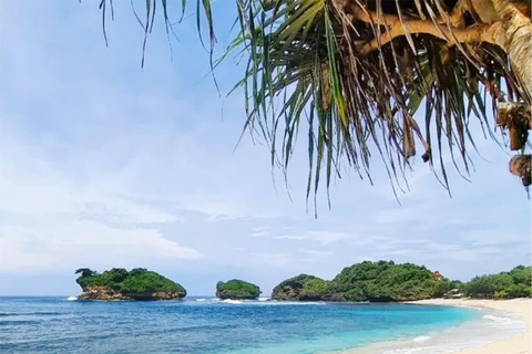From Yogyakarta: Pacitan Beaches & River Tour with Transfer