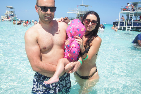Grand Cayman: Catamaran Cruise with Stingray City & Snorkel
