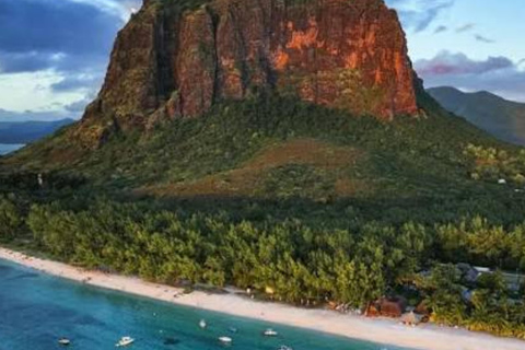 Mauritius: Flic en Flac & Le Morne Beach Day Trip