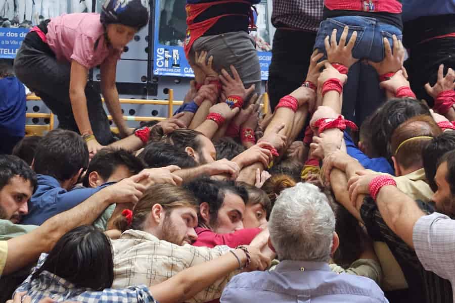 Barcelona: Craft Beer Tasting & Castellers Experience