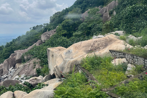 Zwarte Maagdenberg, Cao Dai-tempel &amp; Cu Chi Tunnel Tour