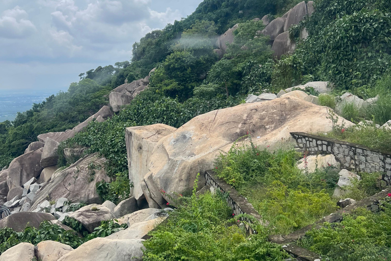 Zwarte Maagdenberg, Cao Dai-tempel &amp; Cu Chi Tunnel Tour