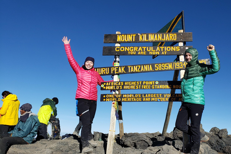 乞力马扎罗：莱莫肖路线徒步含机场接送乞力马扎罗：莱莫肖路线徒步之旅（含机场接送）