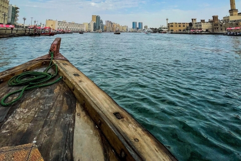 Dubaj: wycieczka z przewodnikiem po Starym Mieście z sukami, degustacjami i rejsem łodziąPrywatna wycieczka z transferami