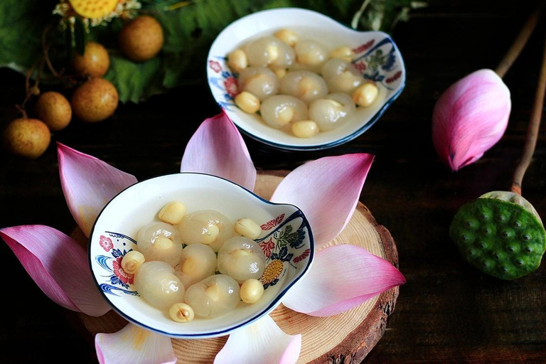 Hue: Food Tour with Guide and Royal Music on Dragon Boat Private: French guide