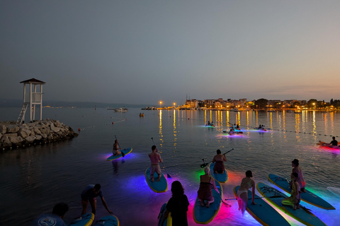 Splitsen: Stand Up Paddleboard Night Glow TourSplit: peddelsurfen bij avondschemering