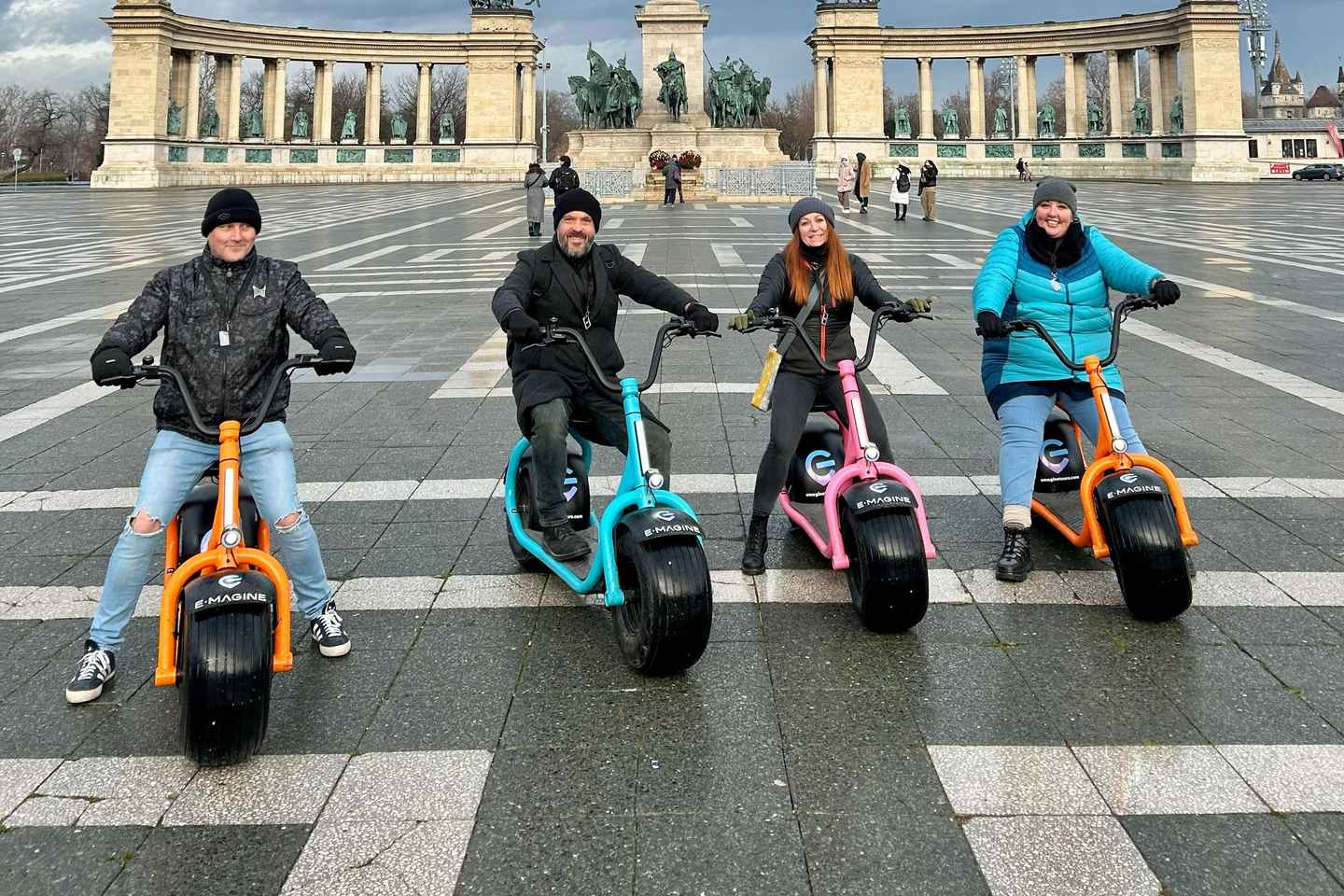 ブダペストで公式ルーナEスクーターを体験