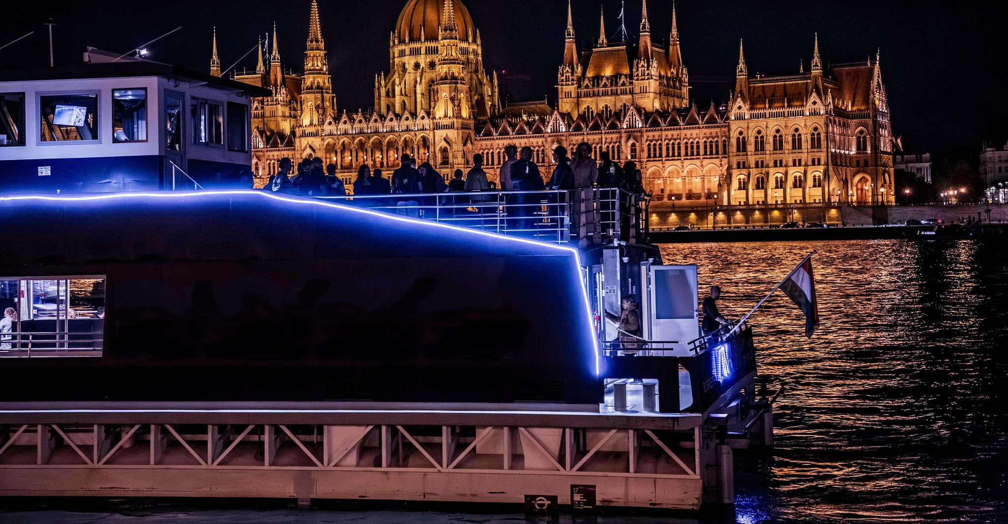 Budapest: Nighttime or Daytime City Sightseeing Cruise photo 6
