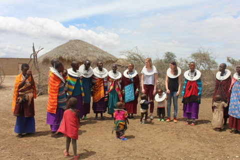 Kulturell rundtur i Maasai-by