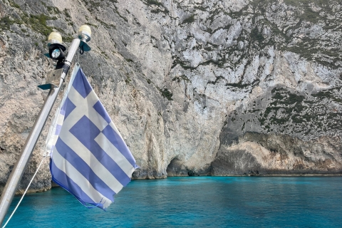 Zakynthos: najważniejsze atrakcje z przystankami pływackimi i rejsem wycieczkowym łodziąWycieczka grupowa