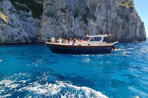Vanuit Sorrento: Boottocht langs de Amalfikust in kleine groep
