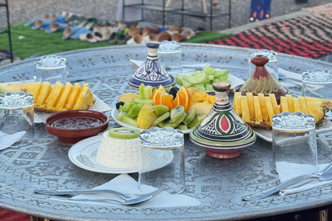 Marrakech: Royal Breakfast with Hot Air Balloons view