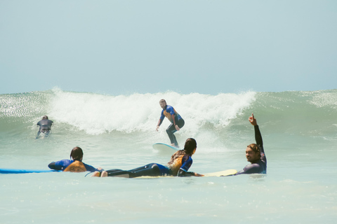 Cascais: Lokales Surferlebnis