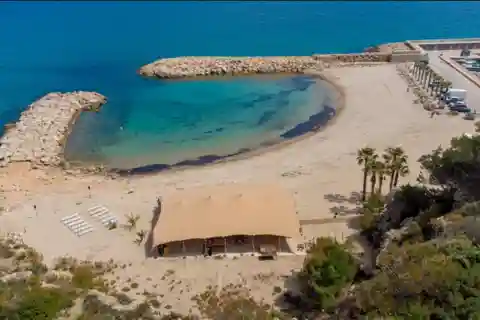 Salou/Cambrils: Cala Calafat: 1-dniowa wycieczka łodzią z napojami