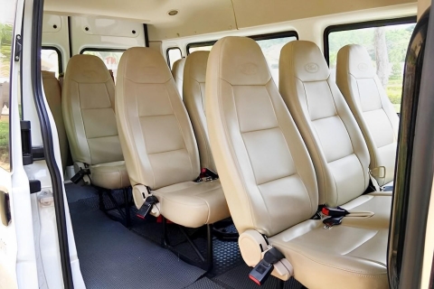 Private taxi: Ho Chi Minh Airport (SGN) to HCM center MPV/SUV (4 people + 4 bags) - Comfortable class