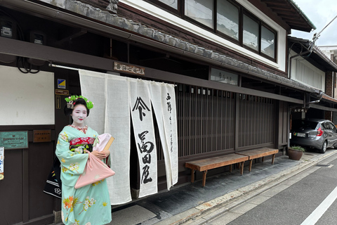 Kyoto style Machiya: Maiko Happy Hour!