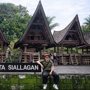 From Medan: Day Trip to Lake Toba & Huta Siallagan
