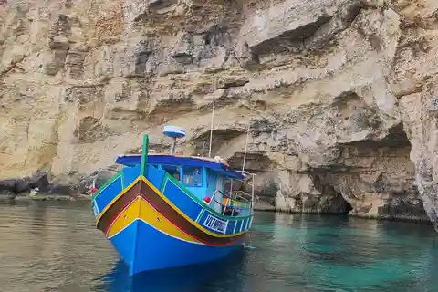 Malta: Comino, Blue Lagoon, Crystal Lagoon and Sea Caves