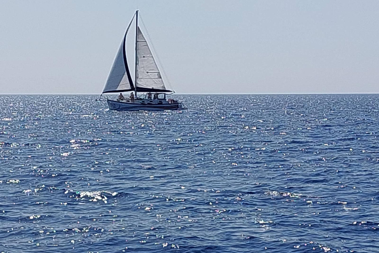 Segeltour um Lindos mit Essen und Trinken