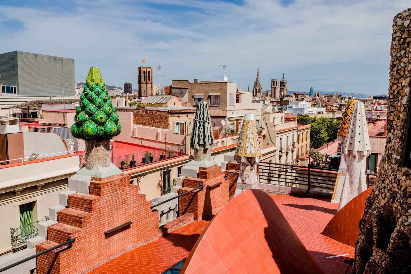 Skip-the-Line Private Tour of the Gell Palace by Gaudi - 3,5-hour: Güell Palace & Gothic Quarter