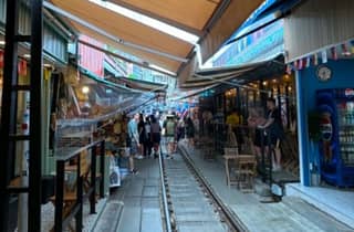 Ab Bangkok: Schwimmender Markt & Zugmarkt – Tagestour