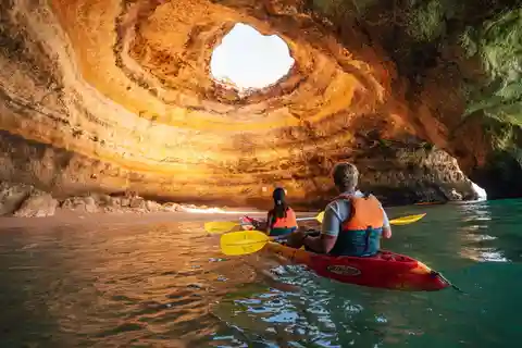 Benagil: Tour guidato in kayak alla Grotta di Benagil