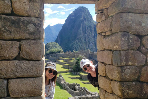Cusco: Sacred Valley and Machu Picchu 2-Day Tour
