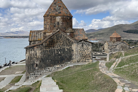 Yerevan: Lake Sevan, Dilijan & Fioletovo Tea Experience
