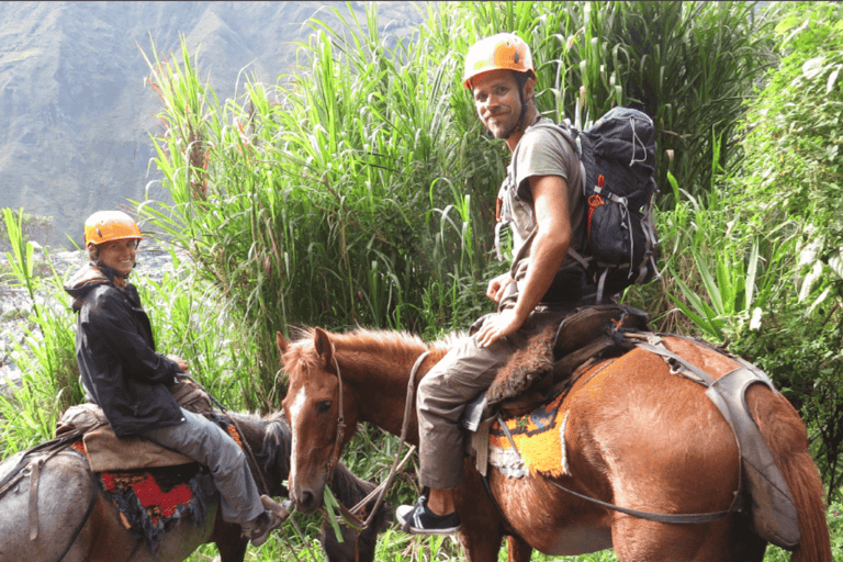 Quito vattenfall: Vattenfall, Ridning, Bin, Canopy