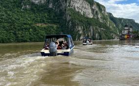 Orsova: Entire Area Boat Tours with Audio Guide