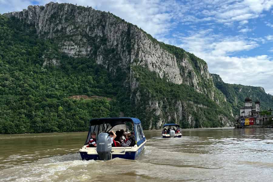 Orsova: Die Kessel der Donau Bootstouren mit Audioguide. Foto: GetYourGuide Orsova: Die Kessel der Donau Bootstouren mit Audioguide. Foto: GetYourGuide