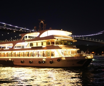 İstanbul Oudejaarsavond Dinner Cruise Party / Besloten Tafel