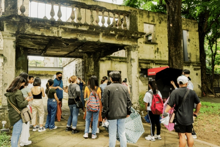 Tour a pie por Intramuros | Historia de la vieja ManilaTour privado en grupo por Intramuros | Historia de la vieja Manila
