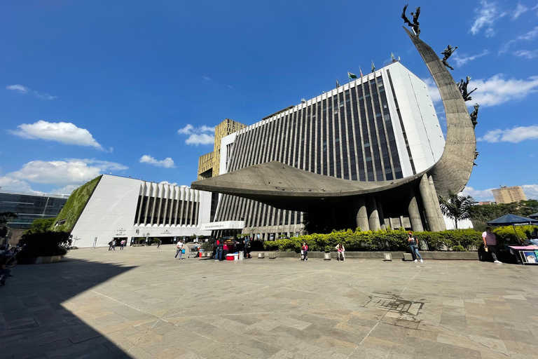 Medellín: Tour guiado a pie con paradas gastronómicas