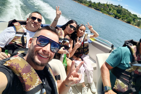Medellín: Guatapé VIP + Helicopter Flight + Boat Ride + Piedra del Peñol