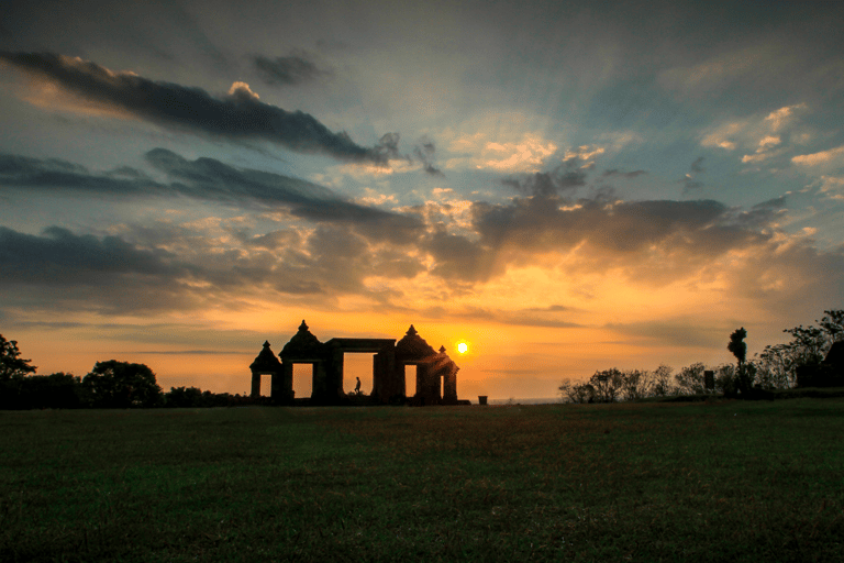 Excursão de 1 dia ao nascer do sol do vulcão Merapi, Borobudur e Ratu Boko