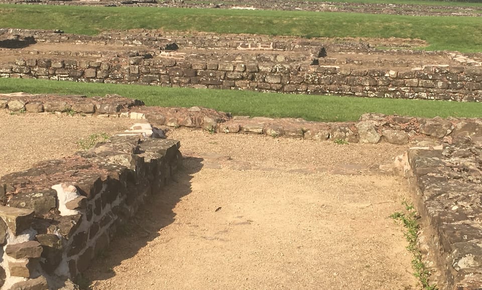 Excursão de dia inteiro saindo de Cardiff, da Abadia de Tintern e das Ruínas Romanas - Hizvo