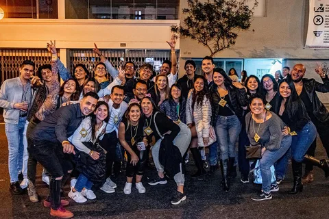 Lima: tour della vita notturna di Miraflores con giro dei bar e shot gratis