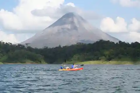 La Fortuna: Kajakpaddling i Arenalsjön - unik utsikt över vulkanen