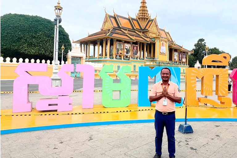 جولة سير في بنوم بنه: التاريخ والثقافة والفن وطعام الشوارع