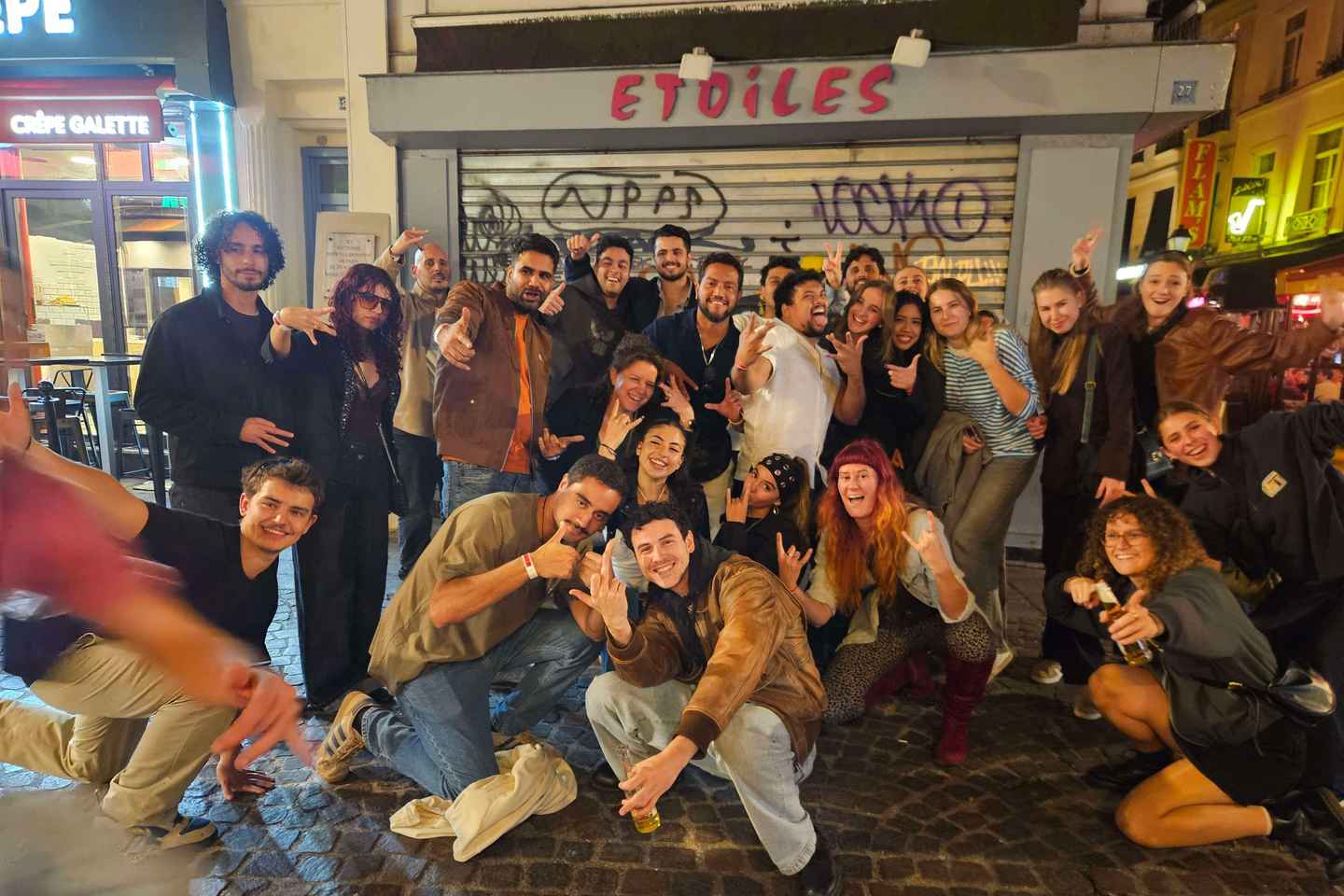 Paris: Pub Crawl with Shots and Nightclub Entry