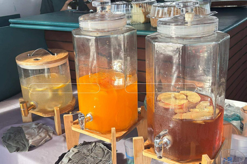 Boracay: Sally Sunset Party Yacht w/ Snacks & Water Activity
