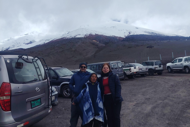 Quito: Cotopaxi – Climb to the hut and hike around Limpiopungo Lagoon