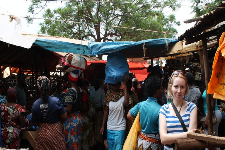 Moshi, Kilimandjaro : expérience de shopping sur le marché localMoshi, Kilimandjaro : expérience de shopping au marché local