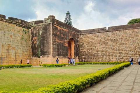 Bengaluru: Fort Guided Tour with Entry Ticket