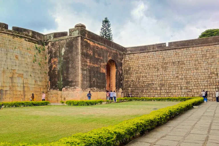 Bengaluru: Fort Guided Tour with Entry Ticket