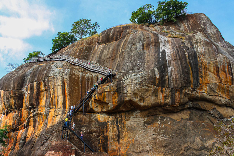 Private Sigiriya, Safari & Village Tour: Colombo/Kandy/South From Sigiriya: Complete Core Tour (Direct Access)