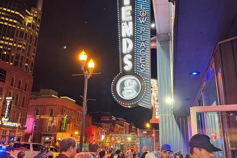 Nashville: Guided Bar Crawl with Drinks Discounts