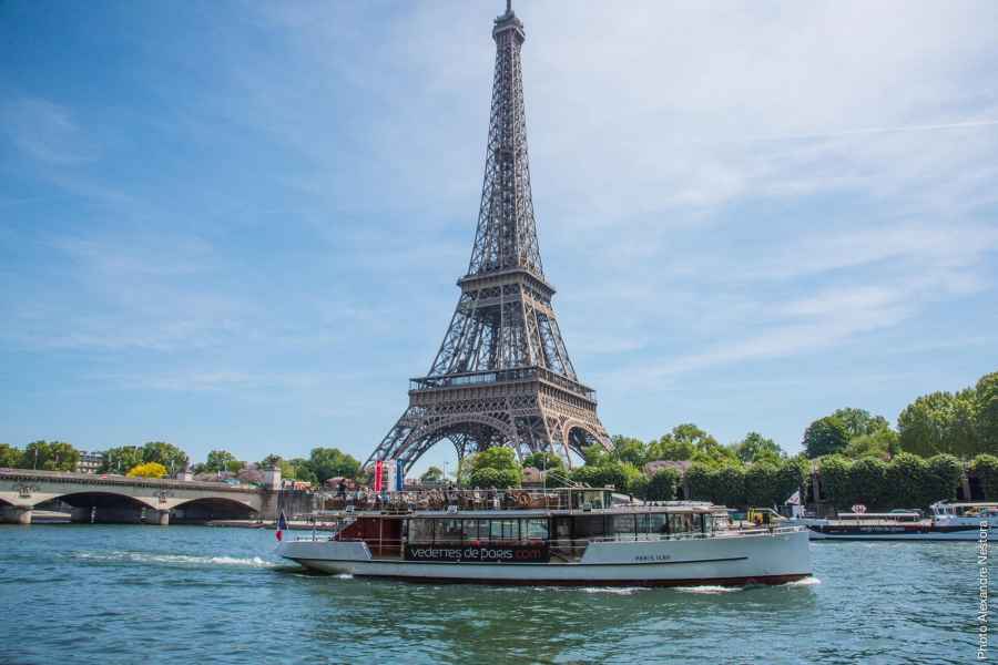 Paris: Flussfahrt auf der Seine mit optionalen Getränken und Snacks