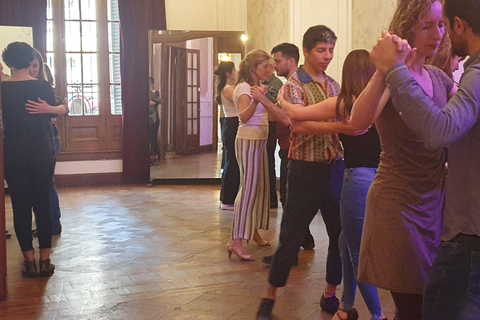 Tango Lesson in Buenos Aires with professional dancers